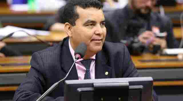 Garçon comemora aprovação de MP sobre Regularização Fundiária