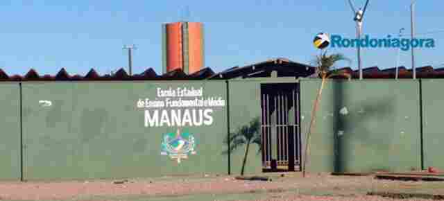 Seduc vê avanços e diz que professores e alunos não são obrigados a permanecerem em escolas que serão militarizadas