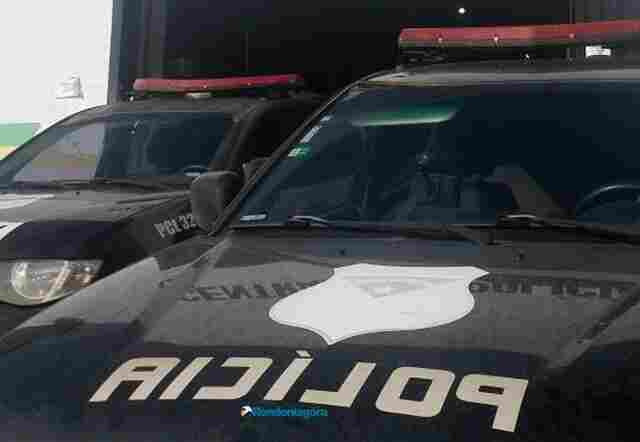 Professor de literatura é preso por trocar imagens pornográficas com alunas