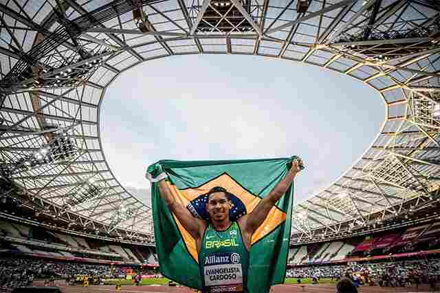 Mateus Evangelista se vinga de sul-africano e é ouro no Mundial de Atletismo