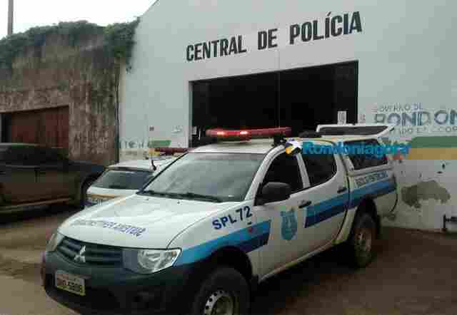 Mulher é espancada após o marido encontrar foto do ex no celular dela