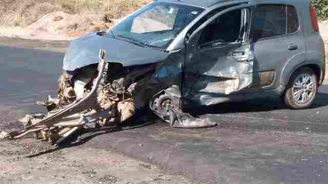 Motorista fica lesionado ao colidir frontalmente durante ultrapassagem na BR-364