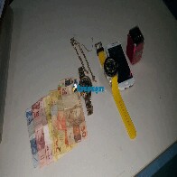 Vítima anota placa da moto de ladrão e ele acaba preso em casa após assaltar comércio