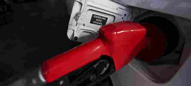 Tribunal derruba liminar e mantém alta no preço dos combustíveis