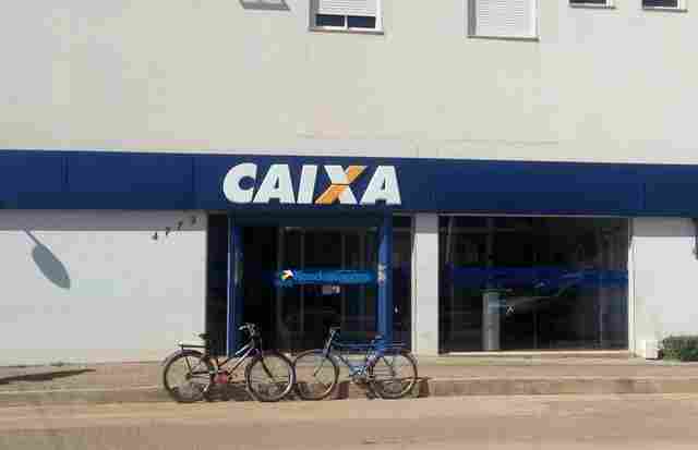 Trabalhadores nascidos em julho começam a receber abono do PIS/Pasep