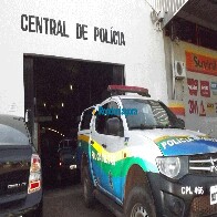 Embriagado, homem agride outro com pancadas na cabeça e é preso ao voltar para matá-lo com facão