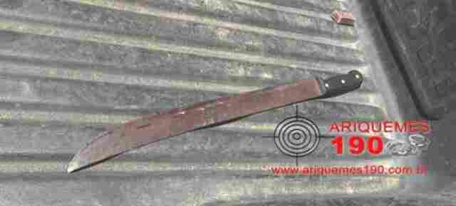 Idoso de 60 anos esfaqueia vizinho de 72 anos em briga por causa de mulher