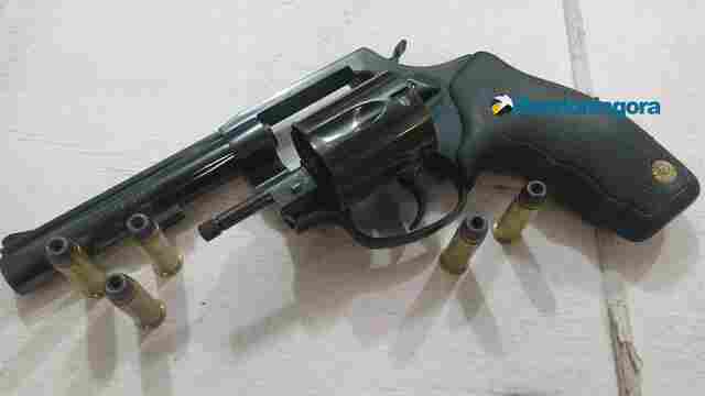 Foragido da Justiça é preso com revólver municiado no Bairro Areal em Porto Velho