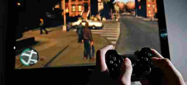 Marido apanha por jogar vídeo game e não dar atenção à mulher, na Capital