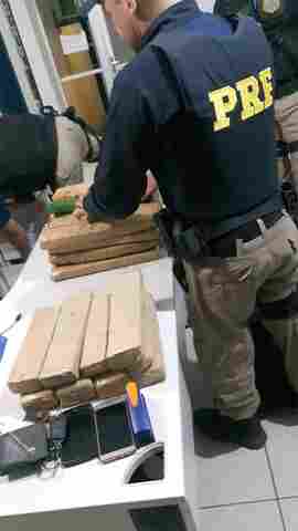 Três pessoas são presas transportando drogas na BR-364