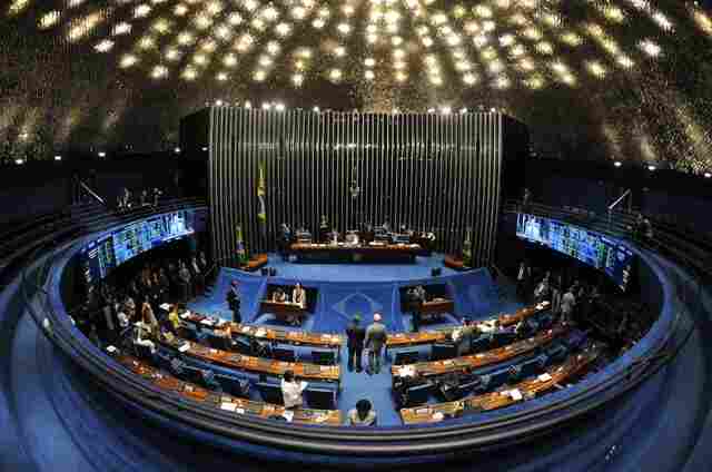 Senado aprova PEC que torna o estupro crime imprescritível; proposta segue para Câmara