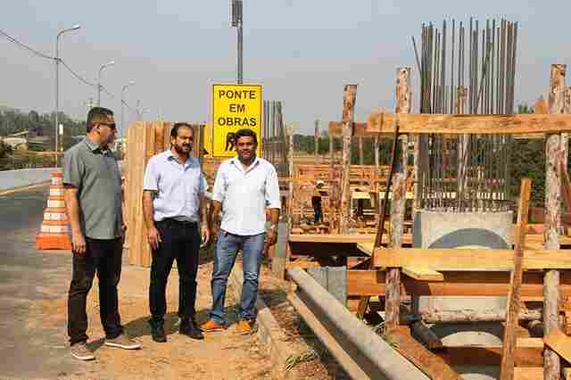 Governo constrói ponte sobre o rio Machado com recurso de emenda do deputado Laerte