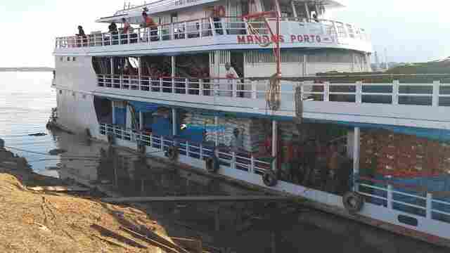 Seca compromete navegação e transporte de cargas pelo Rio Madeira