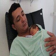 Pais acompanham evolução de bebês prematuros utilizando Método Canguru no HB, em Porto Velho