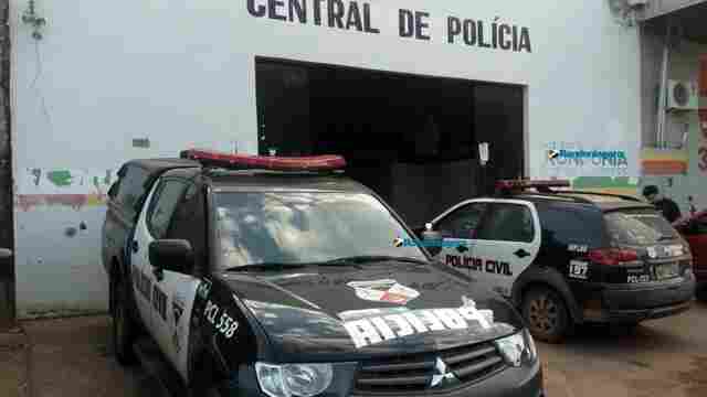 Após furtar residência, dupla é perseguida e atropelada por populares; um conseguiu fugir