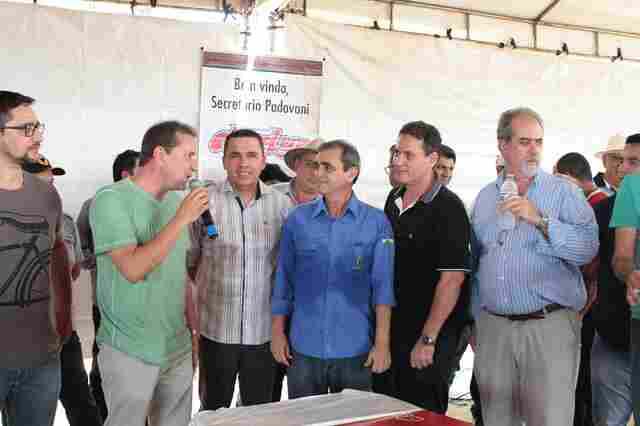 Prefeito anuncia distribuição de calcário e mudas de café para agricultores da capital