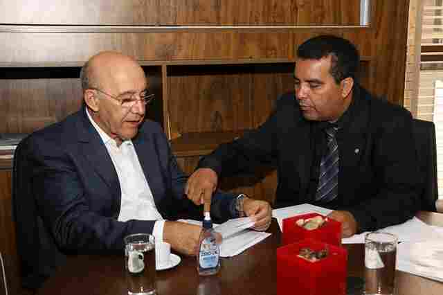 Garçon anuncia a estadualização do transporte escolar em Candeias