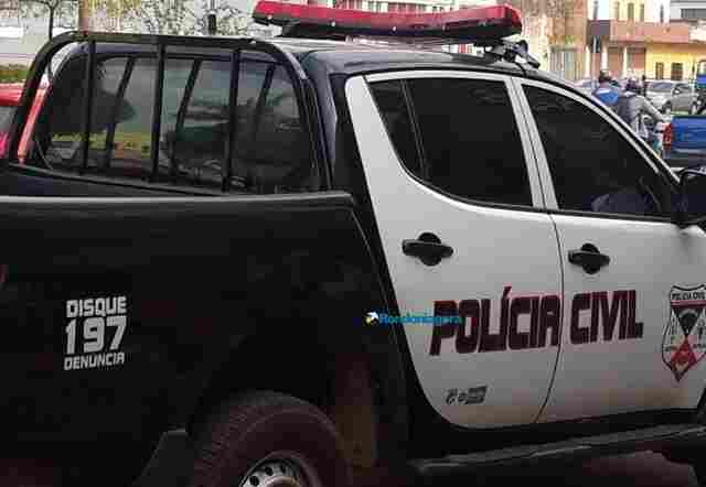 Mulher deixa de lavar a louça para cuidar do filho com febre e é agredida pelo marido