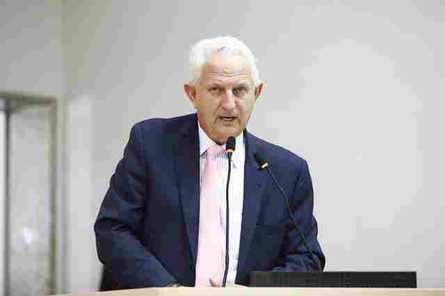 Airton elabora projeto que obriga a venda de ingressos com assentos numerados