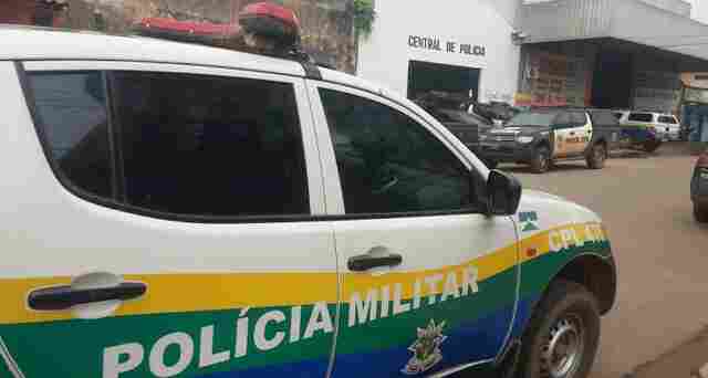 Adolescente delata amigo e os dois são detidos com mais de 70 porções de cocaína e óxi