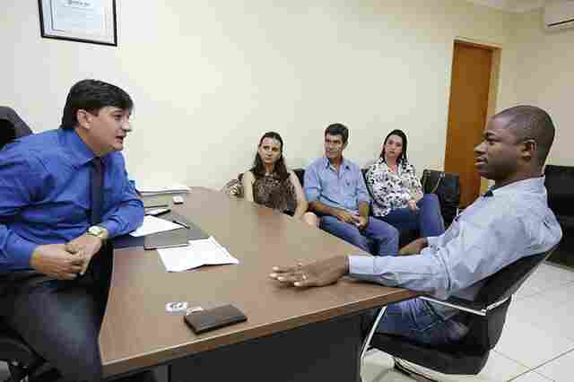 Cleiton Roque recebe prefeito de São Felipe para tratar da liberação de emendas