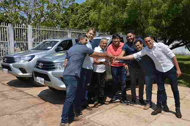 Cleiton Roque participa de entrega de veículos a agências da Idaron e destaca parceria da ALE