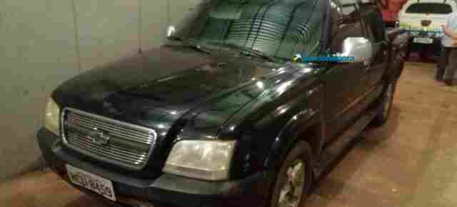 Mulher é presa com caminhonete adulterada em Porto Velho