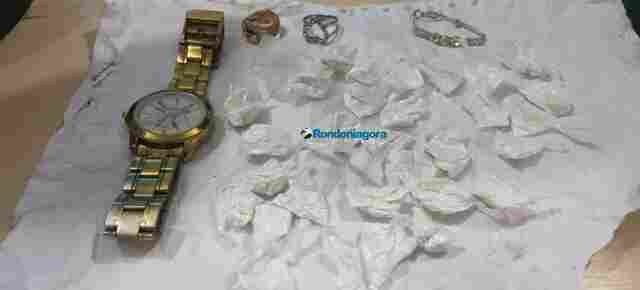 Mulher é presa com drogas em mercado da Zona Leste e delata suposta traficante