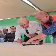 Ordem de serviço para asfaltamento da Estrada da Penal, em Porto Velho, é assinada