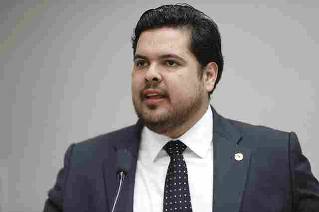 Jean Oliveira parabeniza jovem de Cerejeiras campeão em Barretos