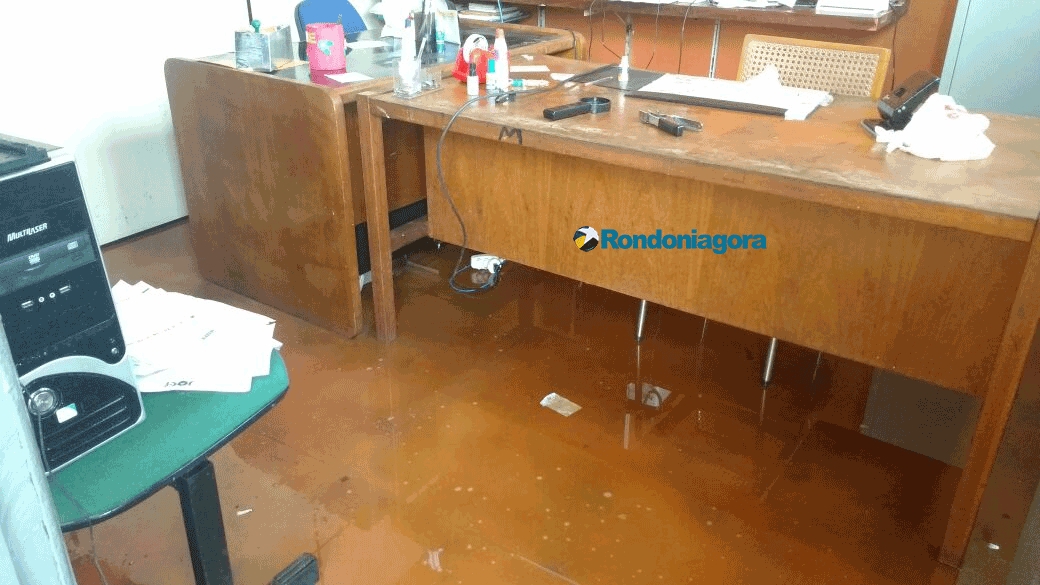 Chuva com fortes ventos causa destruição no Bairro Nacional; Escola ficou destelhada; fotos