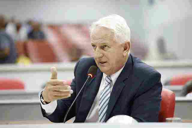 Airton Gurgacz pede ao governo a retomada de várias obras em Ji-Paraná