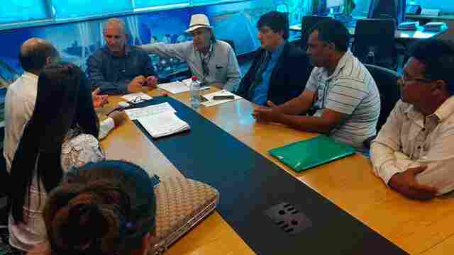 Cleiton Roque acompanha representantes de Chupinguaia no DER e cobra construção de ponte