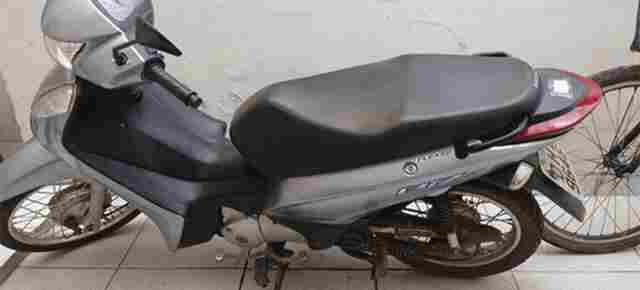 Com moto roubada, foragido tenta fugir da polícia e termina detido por populares