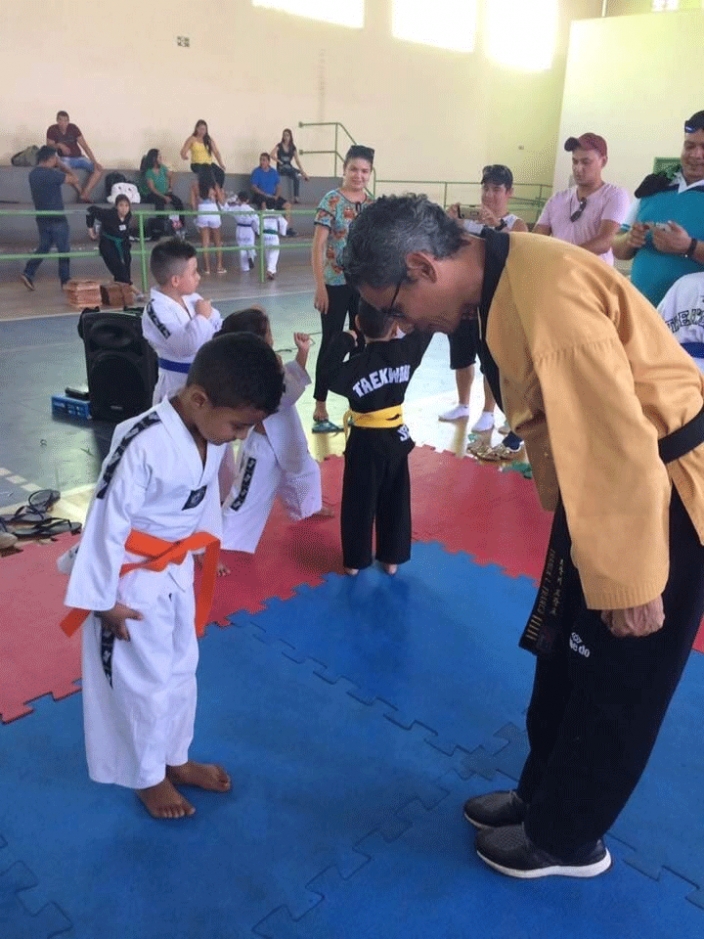 Aos 6 anos, lutador de taekwondo vai representar Rondônia em competições no Paraná e Amazonas
