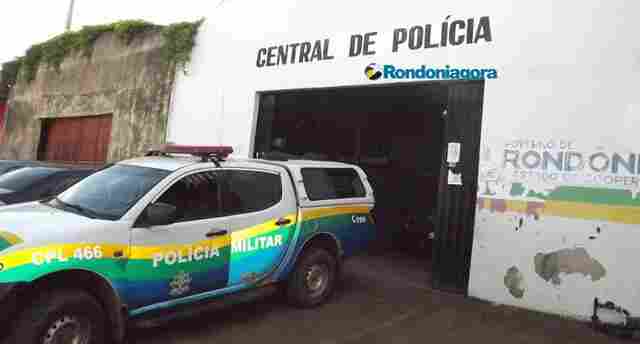 Homem agride ex e exige devolução de todos os presentes que ele deu durante relacionamento