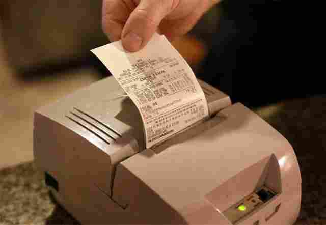 Mesmo emitindo cupom, estabelecimentos também são obrigados a emitir a nota fiscal, alerta Procon