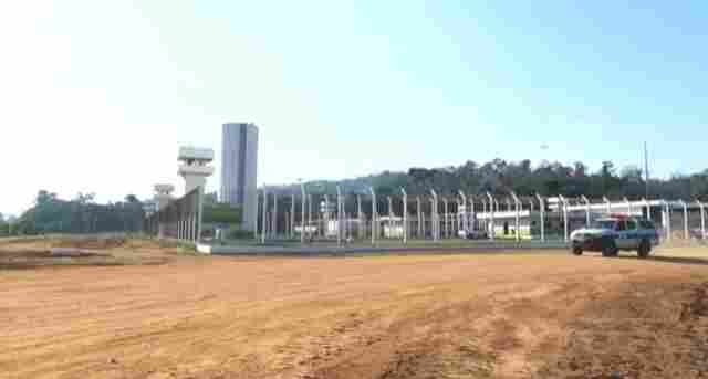 Agentes penitenciários abandonam presídio em Ariquemes e um deles agride soldado; PM evita motim