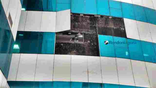 Placas de vidro do CPA “voam” com temporal na Capital