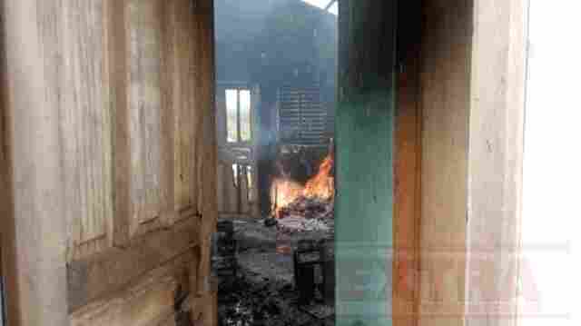 Homem incendeia casa da ex-mulher em Colorado do Oeste