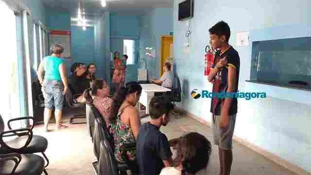 Campanha de vacinação mantém postos abertos neste sábado