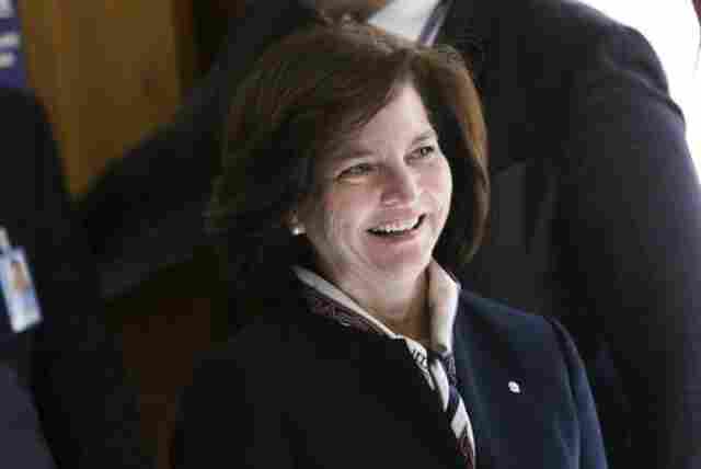 1ª mulher a assumir a PRG, Raquel Dodge toma posse e fala de harmonia entre poderes