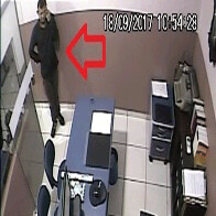 Vídeo: Casal é flagrado furtando notebook de cartório em Porto Velho