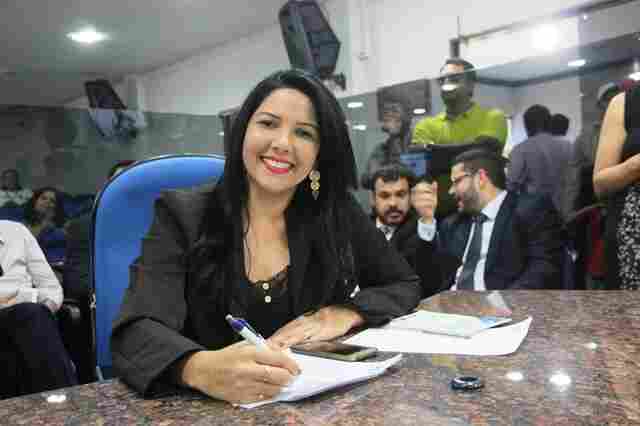 Vereadora cobra drenagem para o bairro Socialista