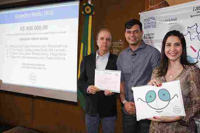 Expedito Netto recebe certificado de agradecimento do Hospital do Câncer de Barretos