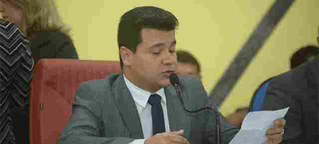 Insatisfeito com colegas, vereador Marcelo Cruz ingressa com ação no Judiciário para cancelar lei que beneficia hospital de emergência