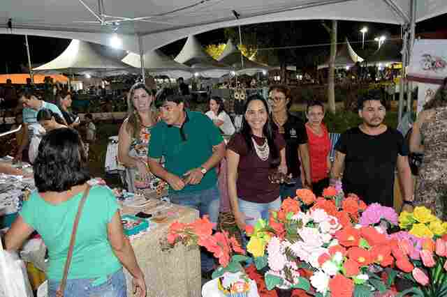 Deputado Cleiton Roque apóia Feira Regional do Artesanato