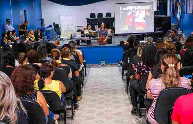 Seminário de Educação Infantil lota Câmara de Vereadores