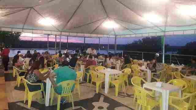 Luau do Mirante Madeira contribui para compra de chuteiras para alunos carentes do programa Atletas do Futuro