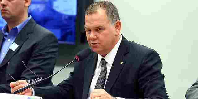 Audiência pública: lentidão do Governo atrasa regularização fundiária, alerta deputado Lucio Mosquini